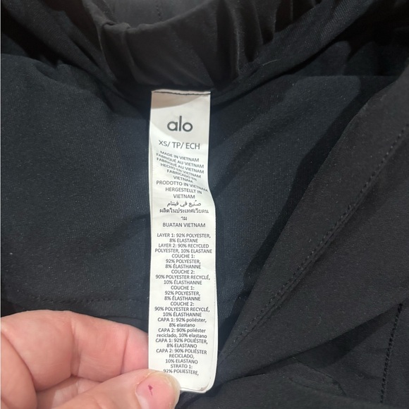 ALO Yoga Black Culottes - Picture 4 of 6